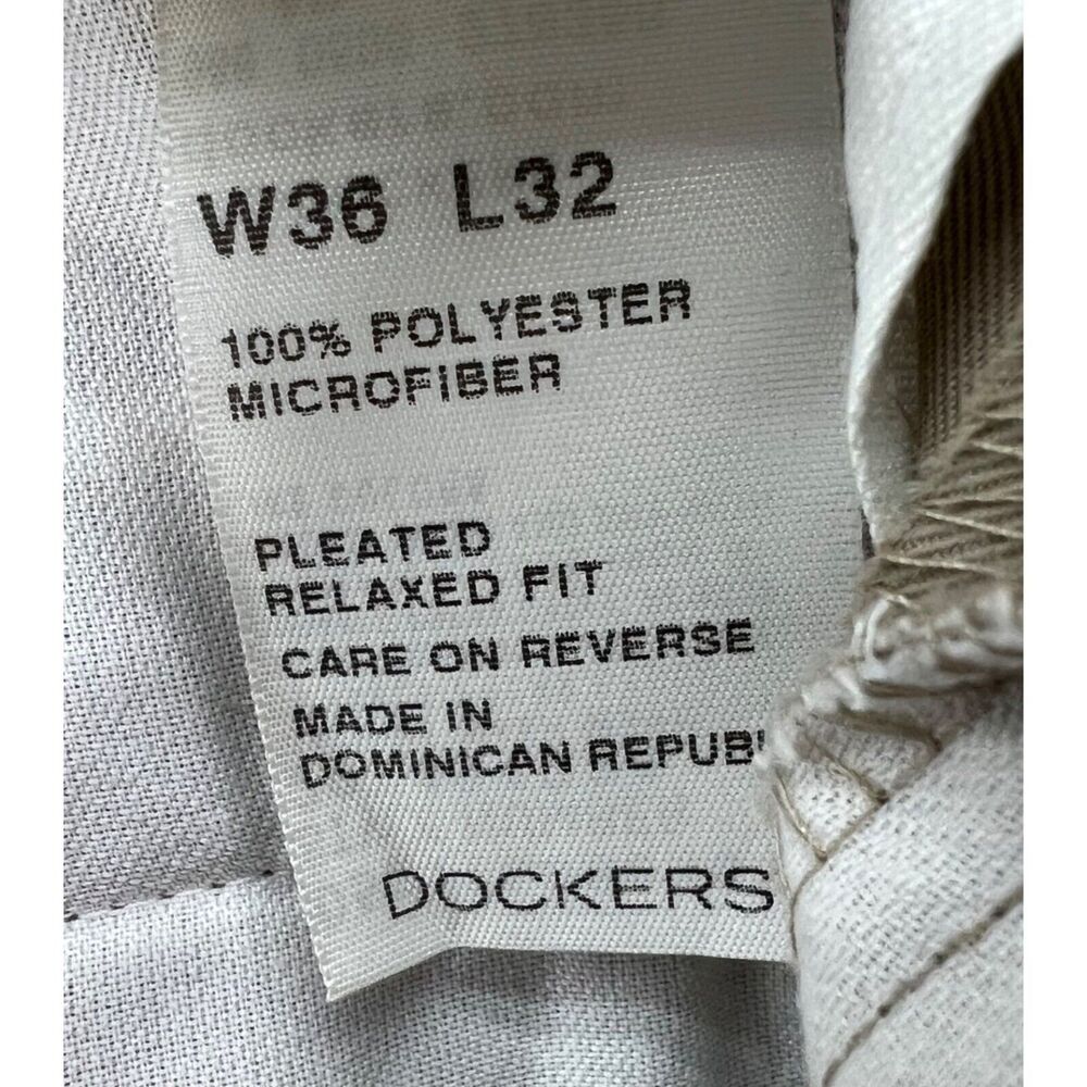Dockers Pants Men 36x32 Tan Relaxed Fit Comfort Khaki Pleats Front Cuffed Preppy - Picture 11 of 13